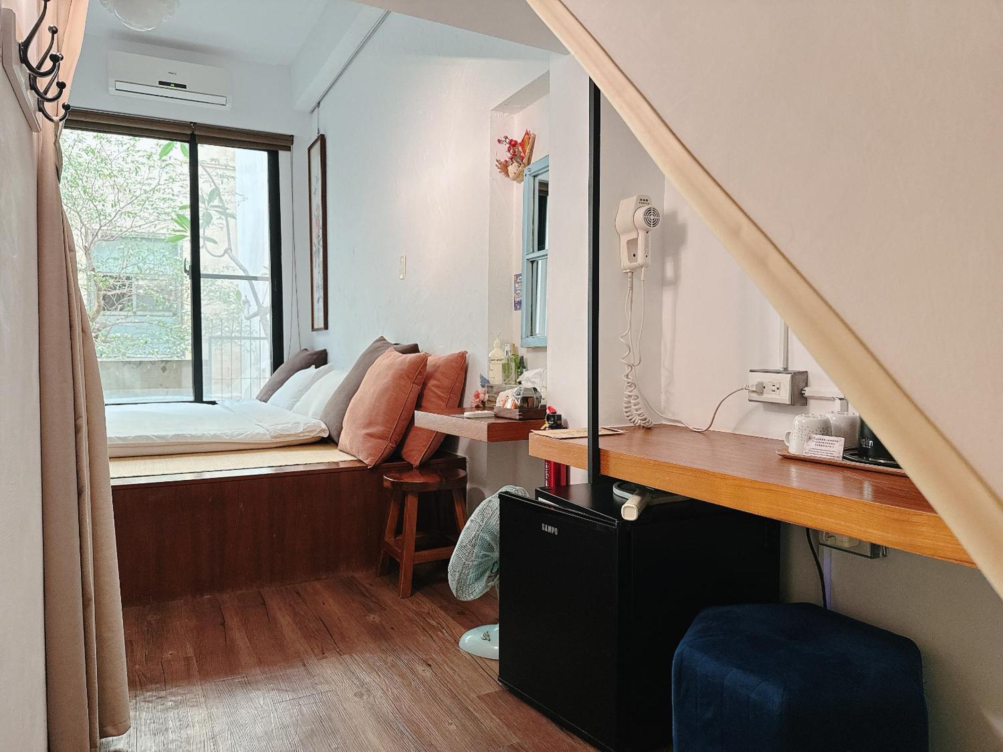辣虎邸家 Love Here Tainan Exterior photo
